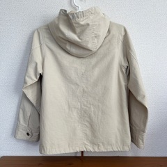 子供用マウンテンパーカーの画像