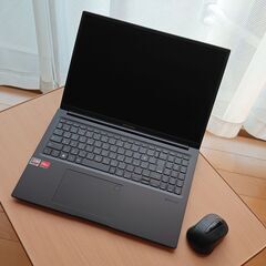 Asus Vivobook 2025年製の画像