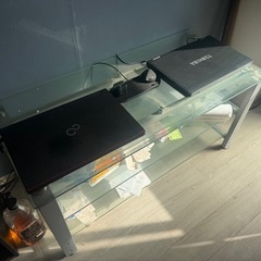 ガラステーブルの画像