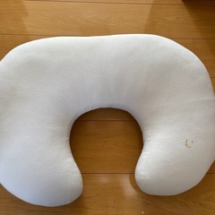 哺乳瓶　消毒器　授乳クッションの画像