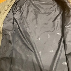 THE NORTH FACE ナイロンジャケット オリーブの画像