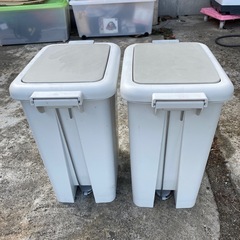 お取引中　中古　ゴミ箱 20㍑　2点まとめて　2WAYペダルペール　ホワイトの画像