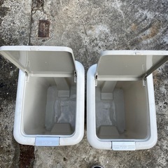 お取引中　中古　ゴミ箱 20㍑　2点まとめて　2WAYペダルペール　ホワイトの画像