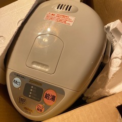 電動ポット　湯沸かし器の画像