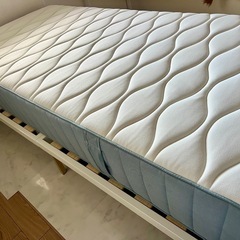 Francfrancベットフレームの画像