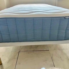 Francfrancベットフレームの画像