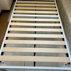 Francfrancベットフレームの画像