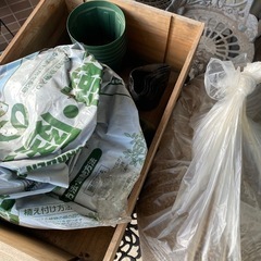 お話中　ガーデニング用品　まとめてお引き取りくださる方の画像