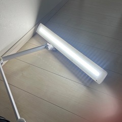 イトーキ　LEDデスクライト　の画像