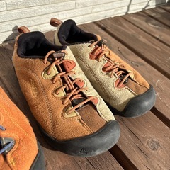 捨てるのなら欲しいという方限定keen子供靴2セットの画像