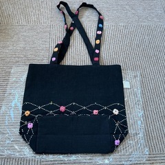 刺子と小花のトートバッグ(黒)の画像