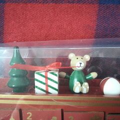 毎日楽しくカウントダウン！木製クリスマスアドベントカレンダーの画像