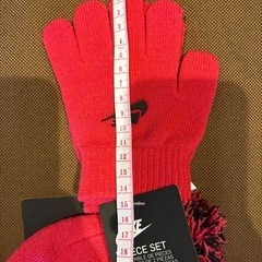 【新品未使用】NIKE ナイキニット帽 手袋 セット子供用の画像