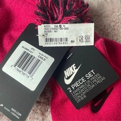 【新品未使用】NIKE ナイキニット帽 手袋 セット子供用の画像