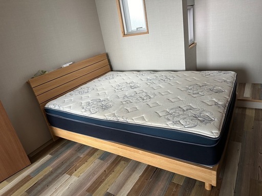 ニトリダブルベットフレーム付き