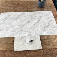 A1732🌟配送♻️設置🉑‼️ リビングテーブル 昇降式 幅90cm 大理石柄 （ 高さ調節)🌟の画像