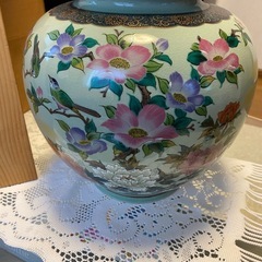 陶器　　九谷焼き　壺　の画像