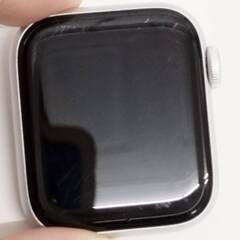 Apple Watch SE 第2世代/GPS/40mm/A2722/シルバー〈MNJV3J/A〉の画像