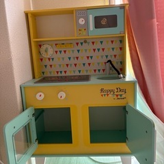 おしゃれな木製おままごとキッチン♪トイザらス限定＊IHコンロ光ります✨の画像