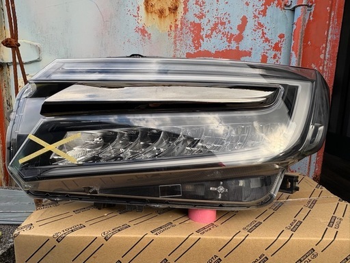 RP3.RP4.RP5 ステップワゴンスパーダ　左ヘッドライト