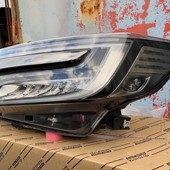 RP3.RP4.RP5 ステップワゴンスパーダ　左ヘッドライト
の画像