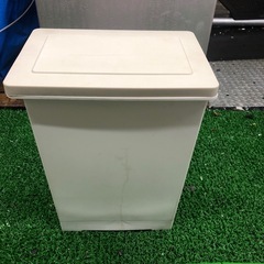 フットペダル式ダストボックスの画像