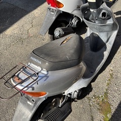 ホンダ　DIO 一台実働　一台　部品取りの二台ですの画像