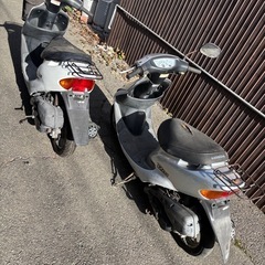 ホンダ　DIO 一台実働　一台　部品取りの二台ですの画像