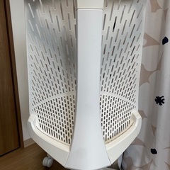 【美品】イトーキ　サリダ　ホワイト×サンドベージュ YL6-W-WHSBの画像