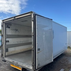 特別販売！断熱材入り！横扉！バイクガレージ！使い勝手抜群！倉庫物置用 4トン保冷コンテナの画像