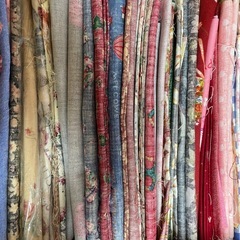 大量の布  IKEAの布や、有名生地まで混在の画像