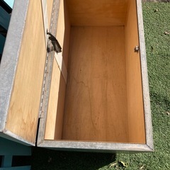 昭和レトロ　ブリキ缶　衣装ケース　キャスター4個付の画像