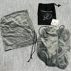 フード付き　コンパクトネックピロー　軽量の画像