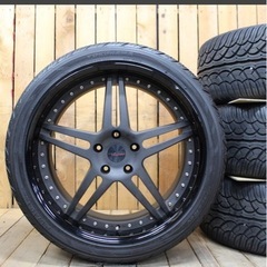 ハイパーフォージド22インチタイヤホイールの画像