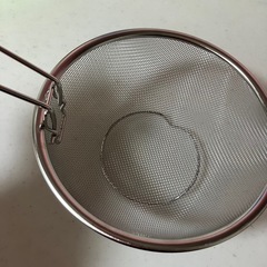 新品未使用　とっての取れるザル　ステンレスの画像