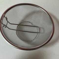 新品未使用　とっての取れるザル　ステンレスの画像