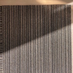 サンゲツ　タイルカーペットの画像