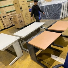 『今日でもＯＫ』デスク、チェア、棚など色々の画像