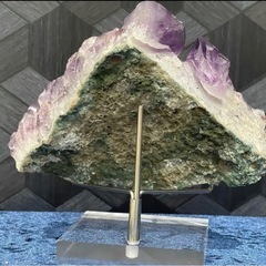 アメジストクラスター台座付き横17cm×縦約14cm 高約4.5cm 1450gの画像
