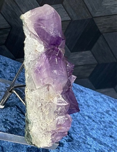アメジストクラスター台座付き横17cm×縦約14cm 高約4.5cm 1450g