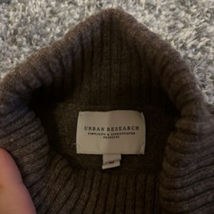 URBAN RESEARCH タートル　ニット　ブラウンの画像