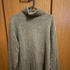 URBAN RESEARCH タートル　ニット　ブラウンの画像