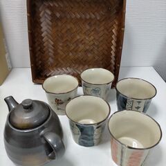 るほんとーき 雅窯 カゴ付き 箱付き 茶器セット 新品未使用 急須ポット 絵変り湯呑み 和食器 ギフト 来客用　251111-11Tの画像
