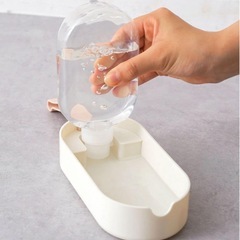 【新品】3COINS ペット用　お弁当箱　スリーコインズ　犬　猫の画像