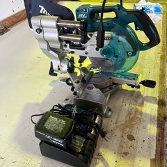 makita マキタ 18V 充電式スライド丸鋸LS610D、純正充電池、充電器の画像