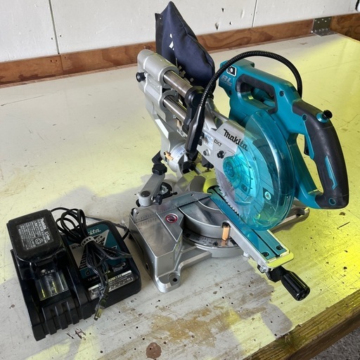 makita マキタ 18V 充電式スライド丸鋸LS610D、純正充電池、充電器
