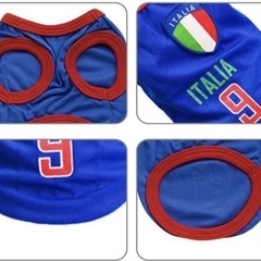 【新品未使用】犬用服サッカーユニフォーム【Mサイズ 2枚セットペット用ブラシ付き】の画像