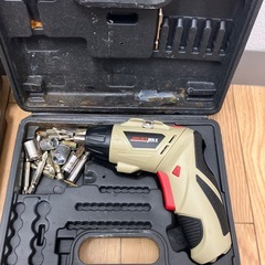 🉐インパクトドライバー　ドリル　工具　セット売り　電源コードなしの画像