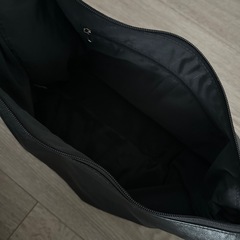 フェイクレザー　ショルダーバッグの画像