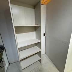 白い棚の画像